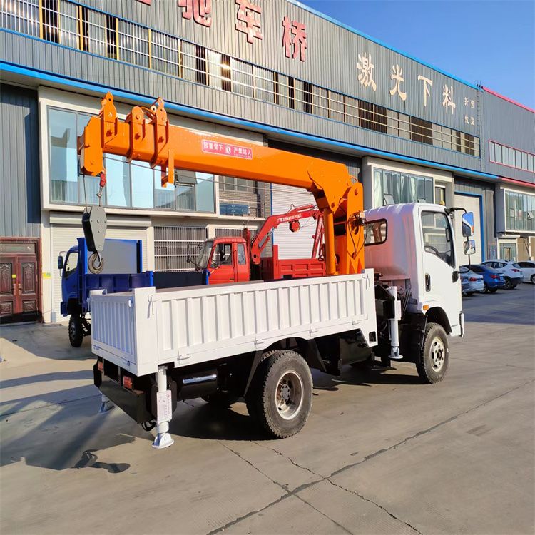 番路乡三轮随车吊定制 农用改装机自备吊中瑞长期出售